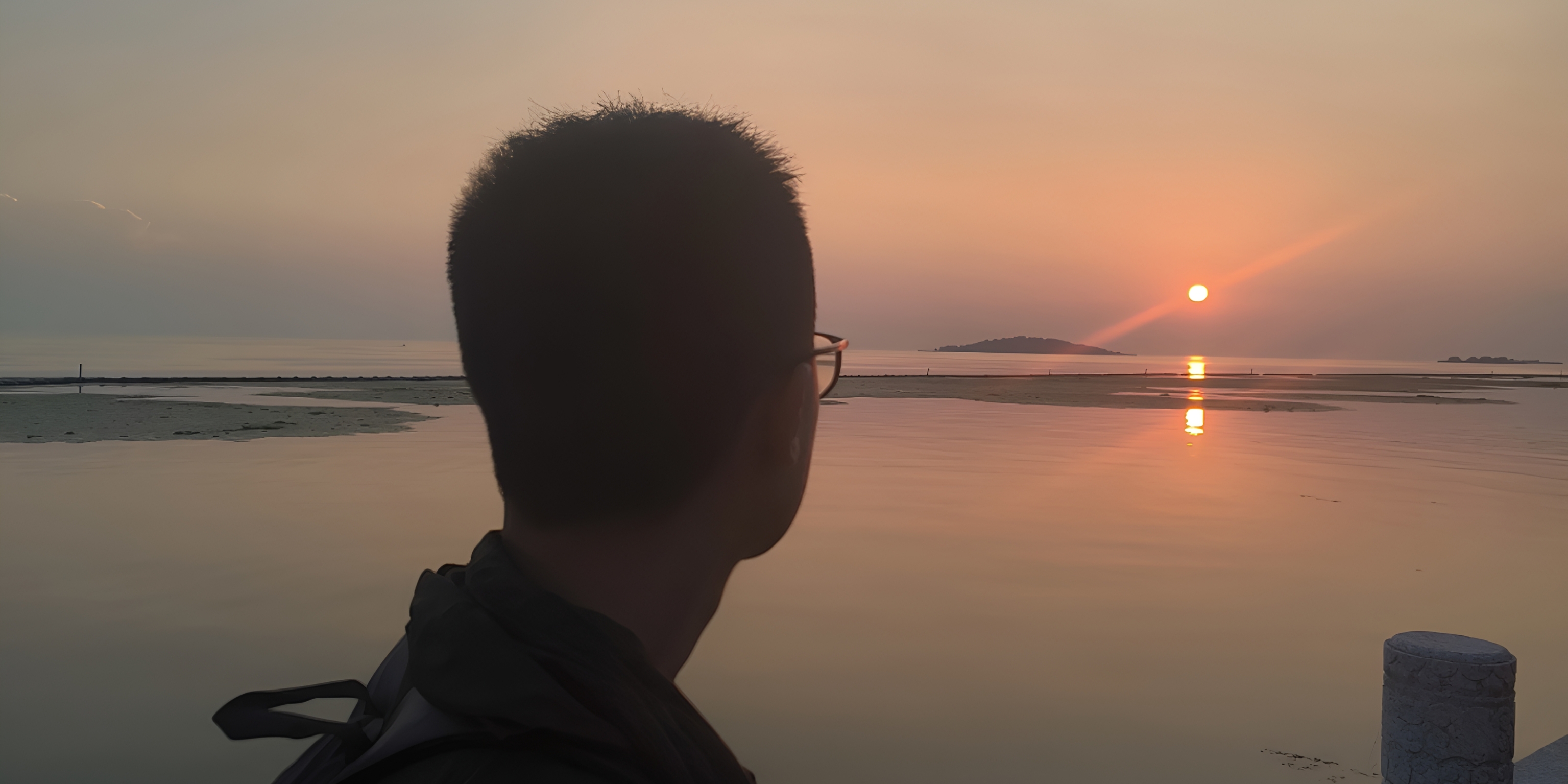 In October 2025, I was at Mingyue Bay on Taihu Lake.